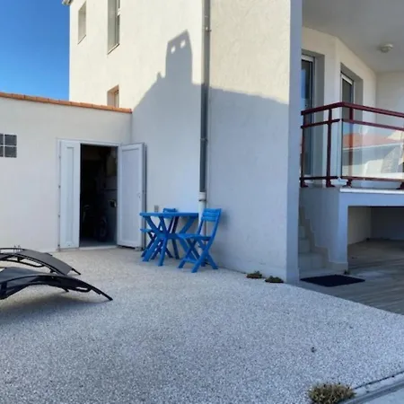 Superbe A La Chaume, Proche Mer, Avec Balcon, Terrasse, Parking Et Coin Nuit - Fr-1-422-33 Apartment *